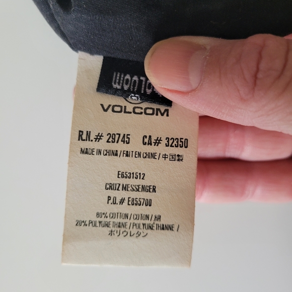 Volcom Cruz Messenger, BNWT - Picture 6 of 14
